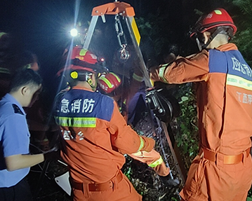 使用香蕉视频破解版拉坠井人员时不能只看救援效率